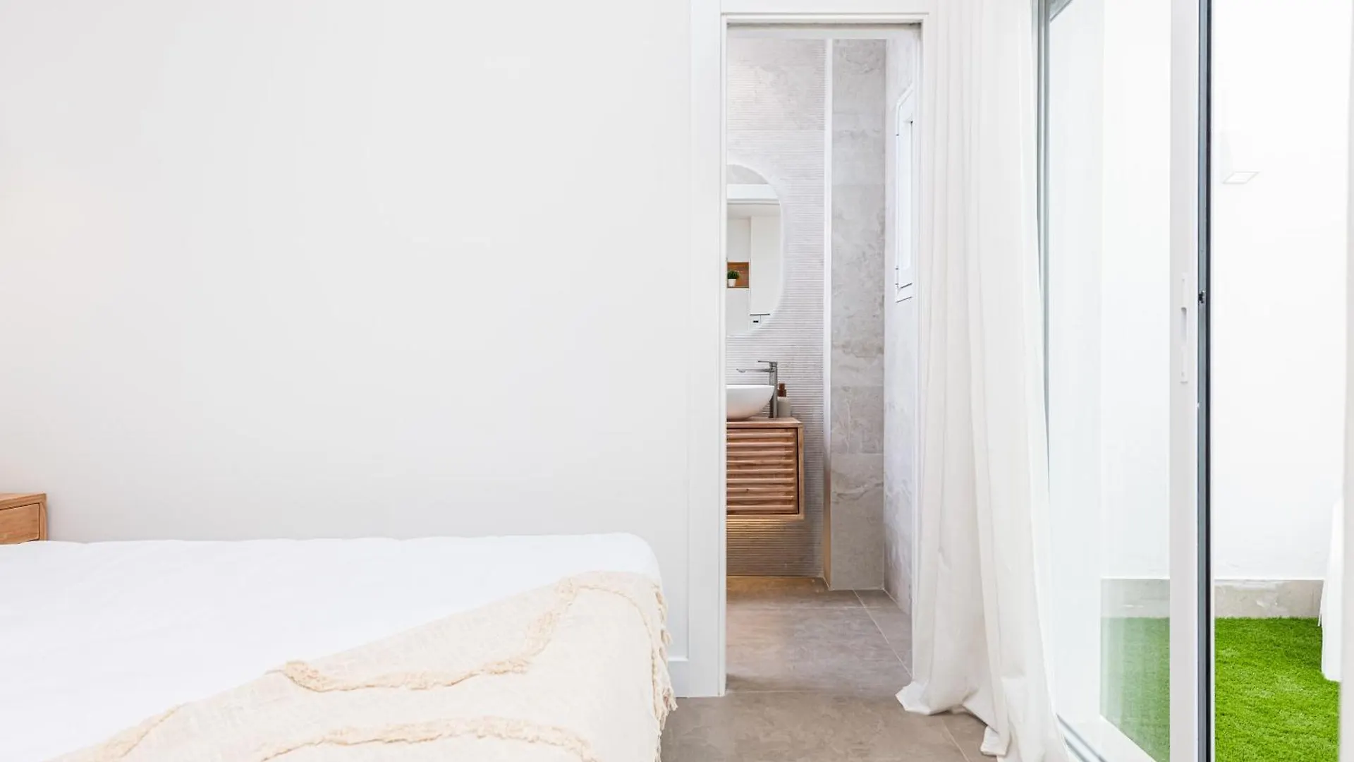 Apartment Wintowinrentals Goleta Suites 0C Malaga