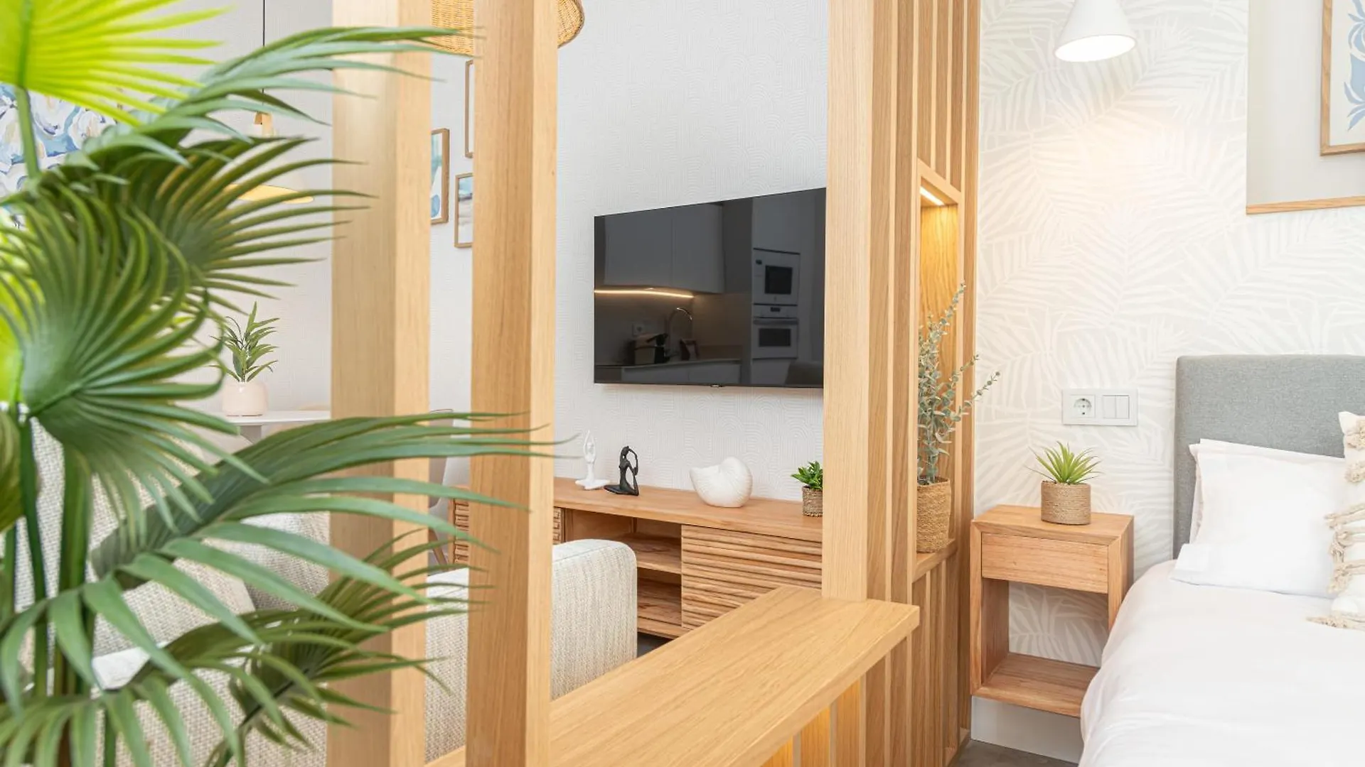 Apartment Wintowinrentals Goleta Suites 0C Malaga