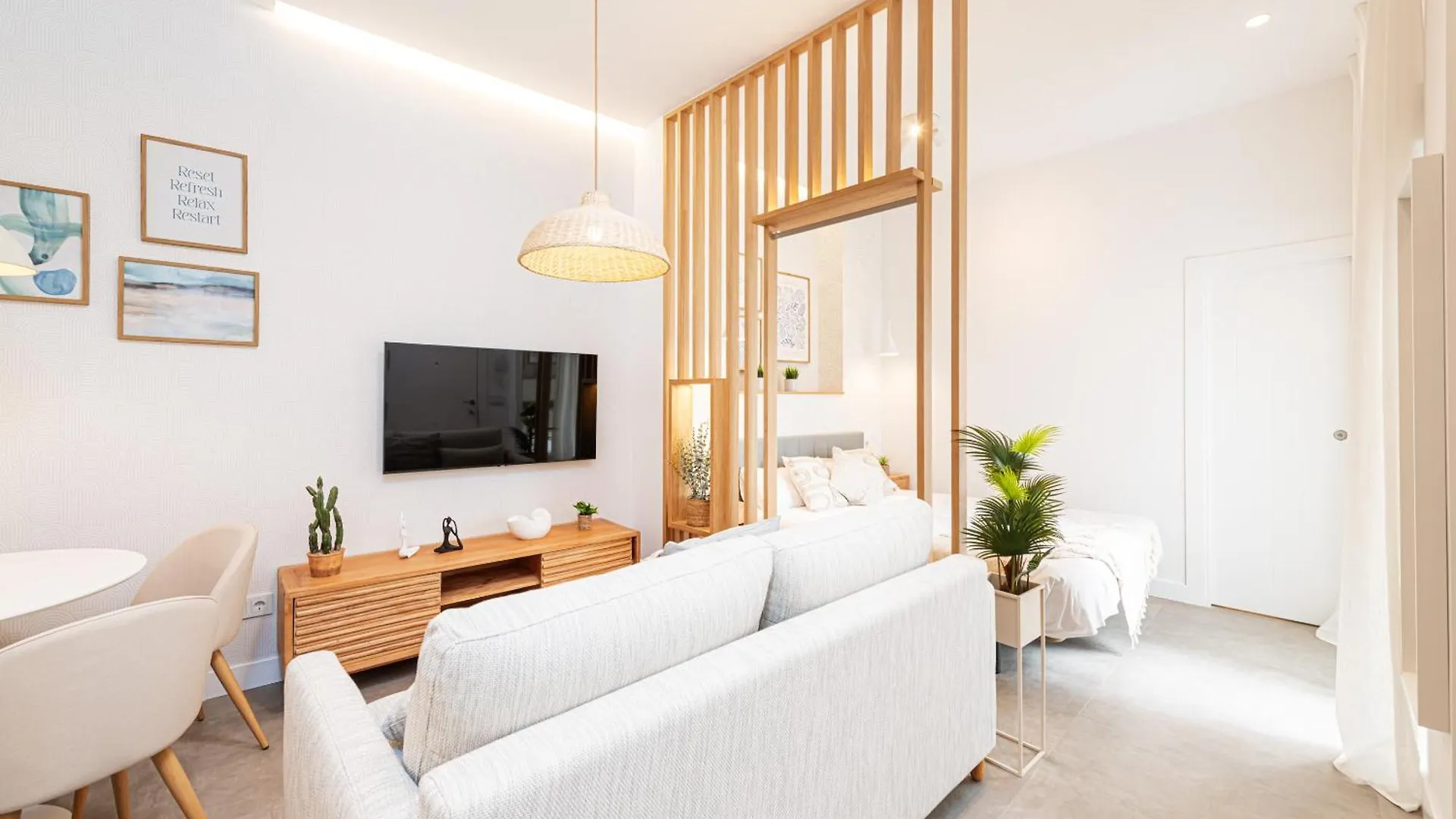 Wintowinrentals Goleta Suites 0C Malaga Apartment