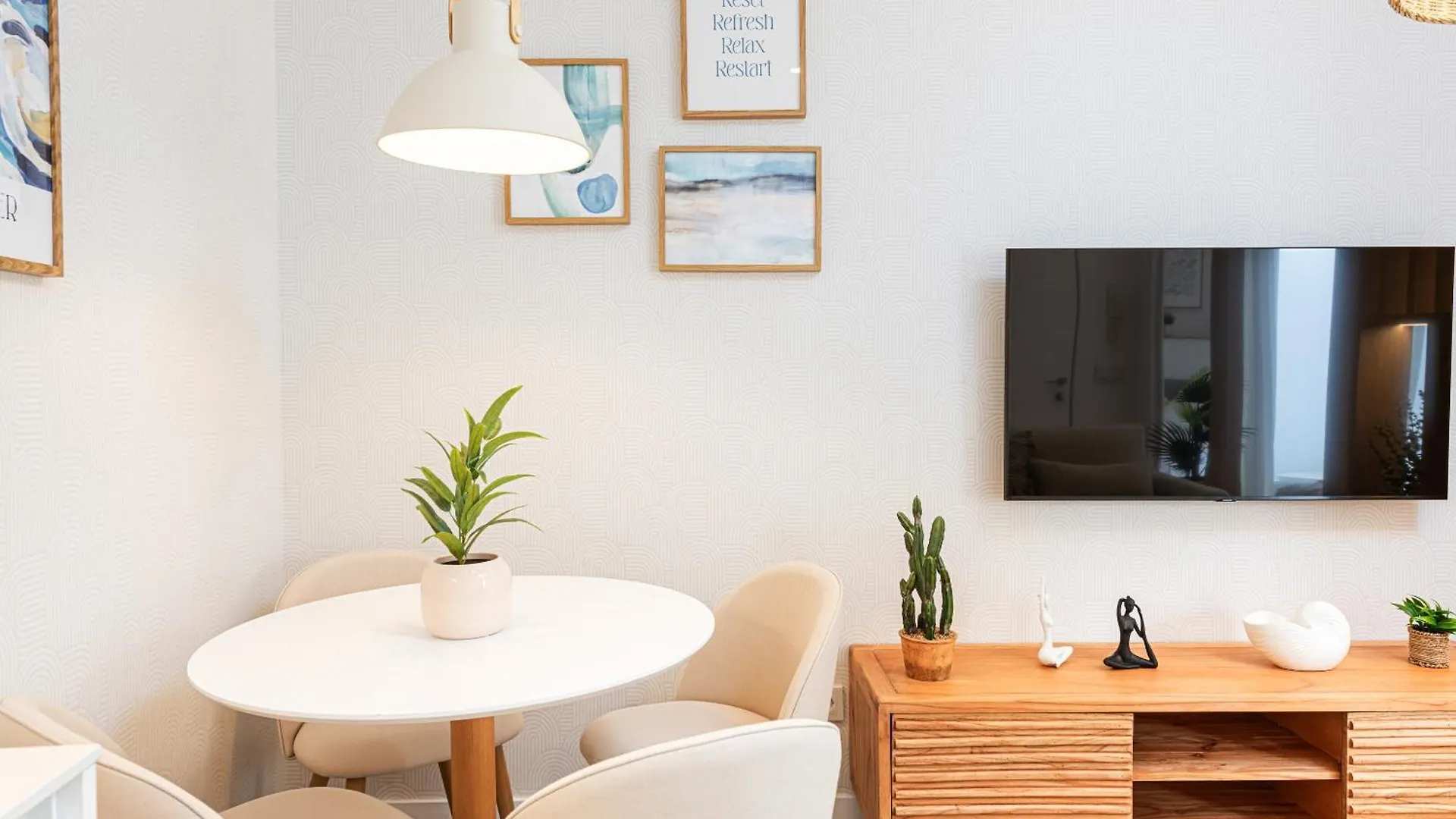 Wintowinrentals Goleta Suites 0C Malaga Apartment